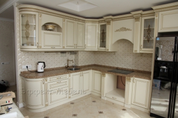 Кухня с фасадами из МДФ крашеного